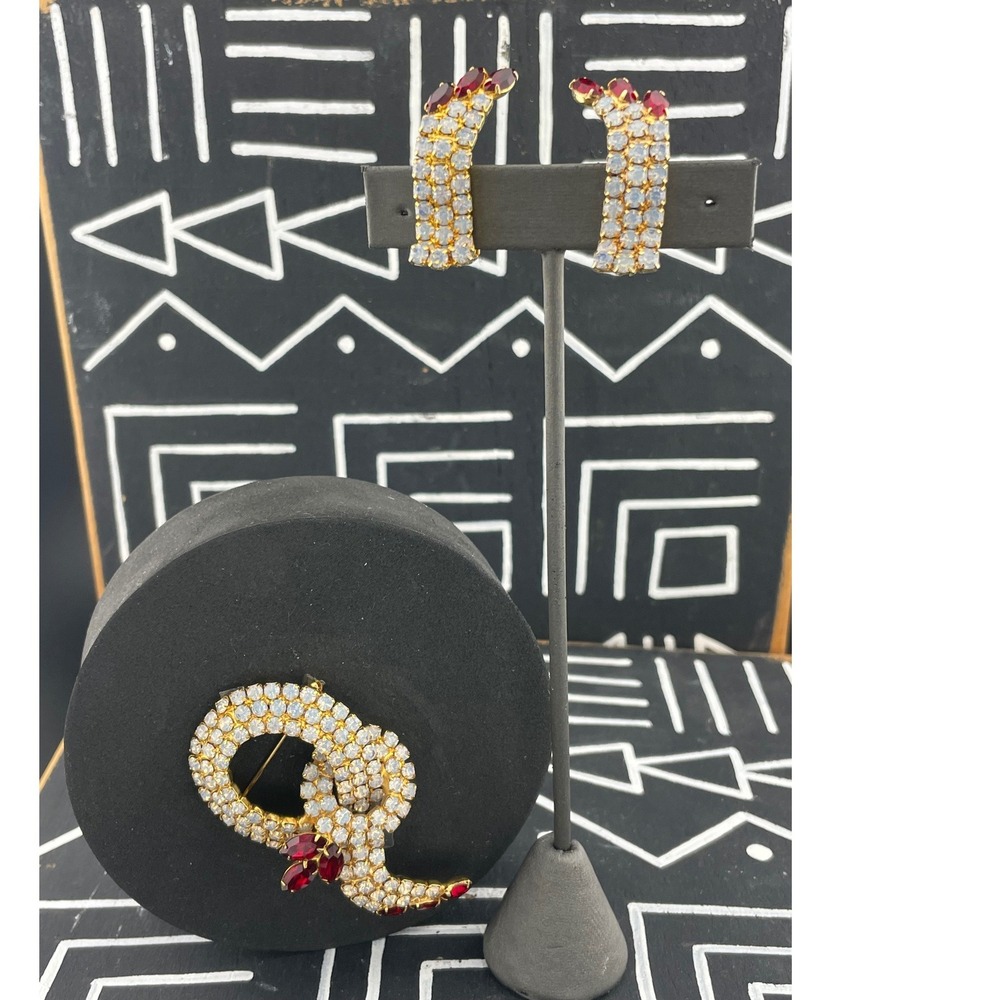 Vintage Opalescent‎ Rhinestone Demi Parure Brooch & Clip Earrings Set Ruby Red